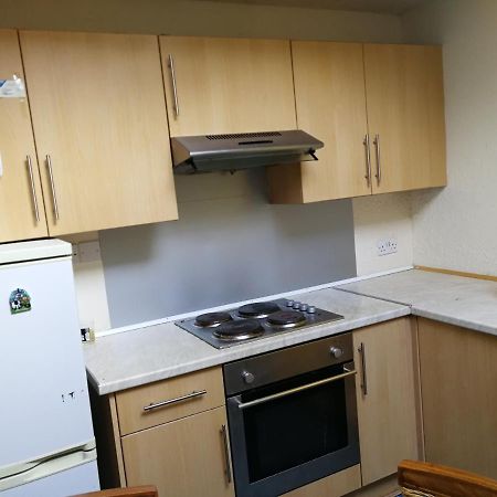 A Double Bedroom Near Glasgow City Centre Not In Great Condition Suitable For Short Stay المظهر الخارجي الصورة
