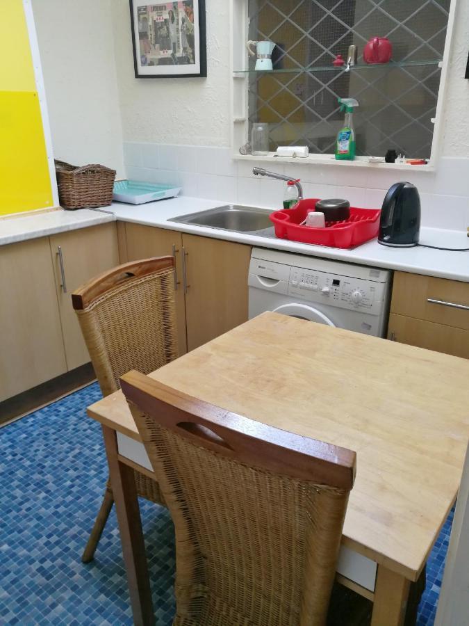 A Double Bedroom Near Glasgow City Centre Not In Great Condition Suitable For Short Stay المظهر الخارجي الصورة